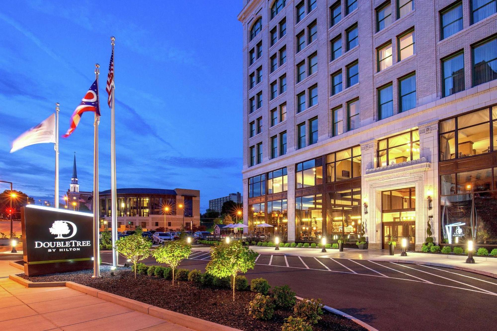 Doubletree By Hilton Youngstown Downtown Exterior photo